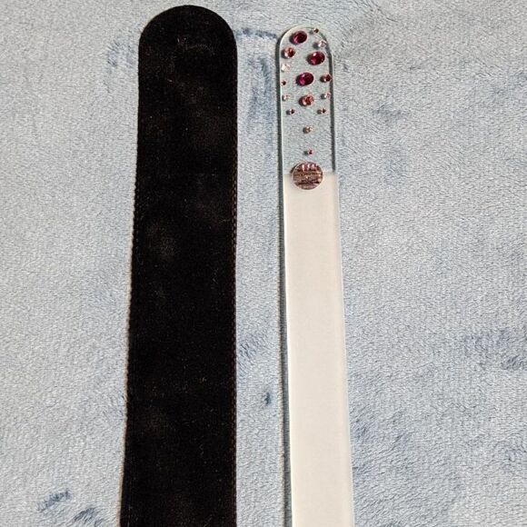🆕7.5" Clear Czech Crystal Nail File W/BEAUTIFUL LIGHT & DARK PINK SWAROVSKI CR… - Picture 2 of 6